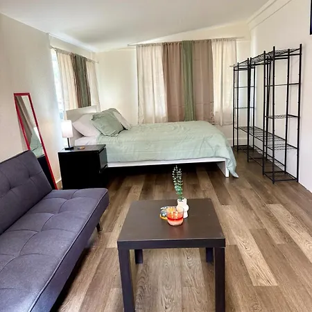 House Of Hollywood - Entire Unit, Centrally Located, Free Parking Lake Forest Exterior photo
