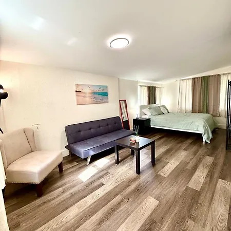 House Of Hollywood - Entire Unit, Centrally Located, Free Parking Lake Forest Exterior photo