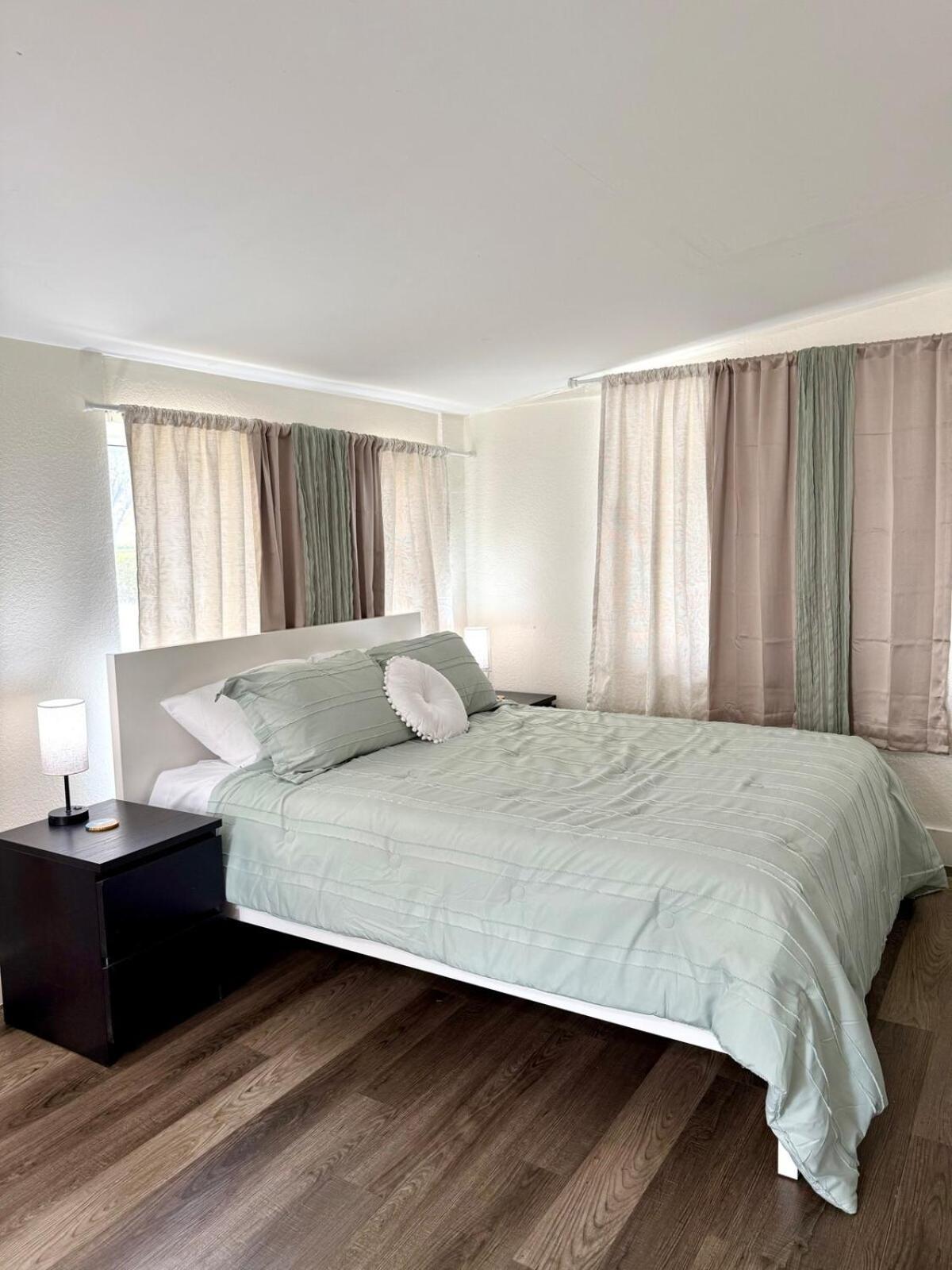 Appartement House Of Hollywood - Entire Unit, Centrally Located, Free Parking