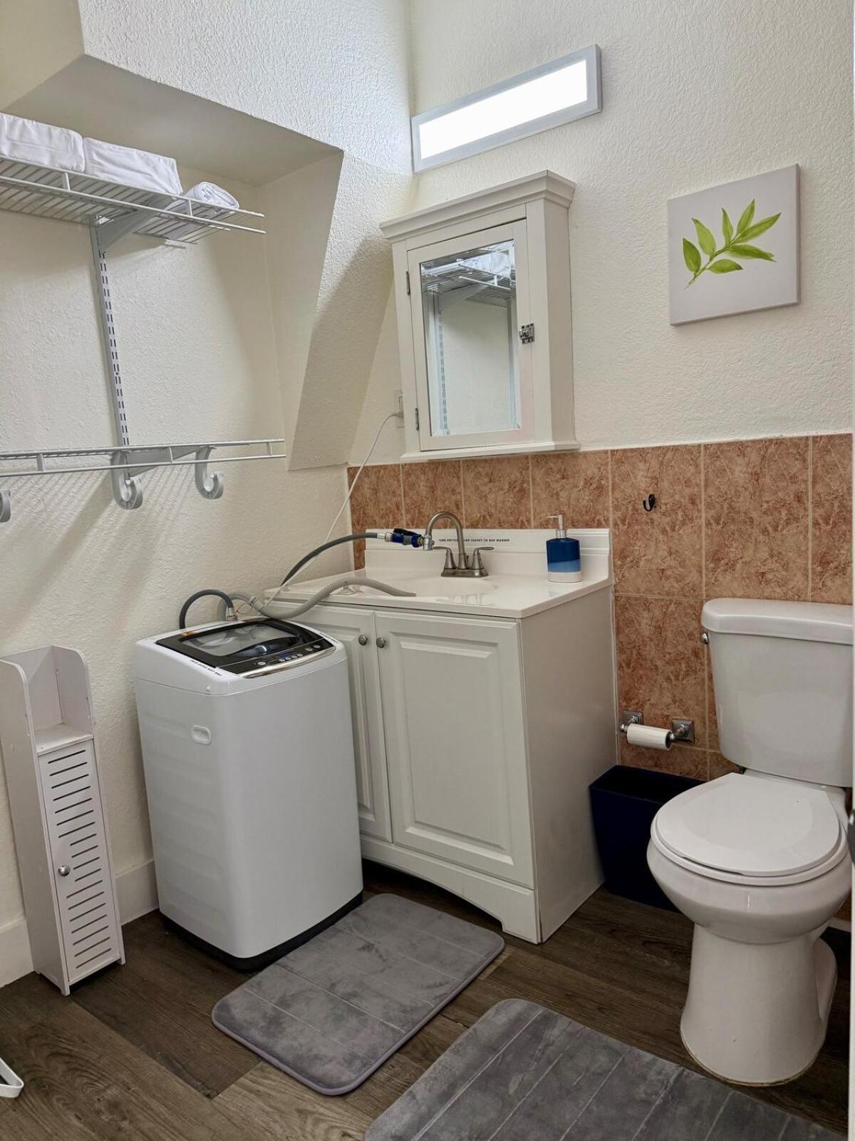 Appartement House Of Hollywood - Entire Unit, Centrally Located, Free Parking Lake Forest
